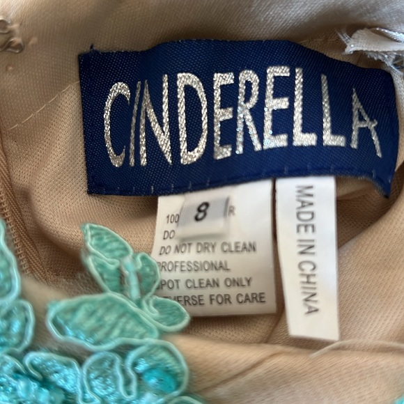 Seafoam green cocktail dress. A size 8. - Picture 4 of 4